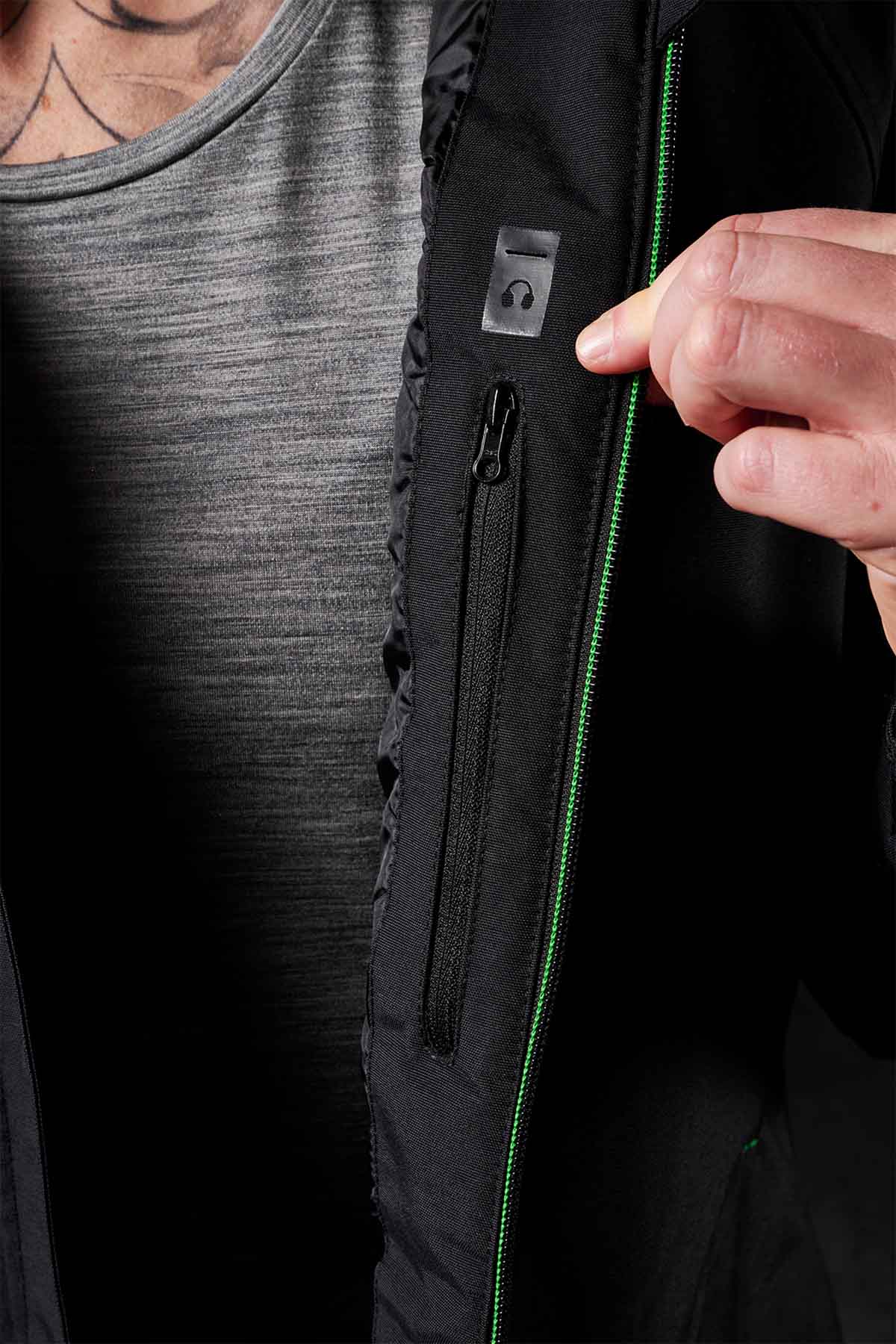 FX12407001_BLACK_11_qreguw_1707770394